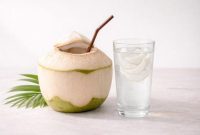 Air kelapa menjadi salah satu minuman alami yang banyak dikonsumsi masyarakat