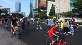 Wamenkes Dante Saksono Harbuwono mengajak para orang tua untuk rutin berolahraga dan melakukan aktivitas fisik bersama anak-anak guna meningkatkan kualitas kesehatan keluarga.
