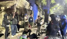 Patroli Brimob dan Perintis Presisi Selamatkan Ojol yang Pingsan di Jatinegara