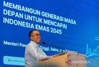 Menteri Pendidikan Tinggi, Sains, dan Teknologi (Mendiktisaintek) Brian Yuliarto meminta seluruh perguruan tinggi di Indonesia untuk memperkuat kualitas sumber daya manusia (SDM) melalui pembangunan budaya akademik unggul guna menciptakan inovasi yang berdampak nyata bagi masyarakat.(Foto Antara)