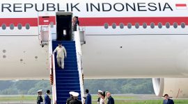 Presiden Prabowo Subianto tiba di Tanah Air pada Sabtu, 30 Mei 2026, melalui Pangkalan TNI AU Halim Perdanakusuma, Jakarta, sekitar pukul 10.00 WIB, usai menyelesaikan rangkaian kunjungan resmi kenegaraan di Paris, Republik Prancis. Foto: BPMI Setpres/Cahyo