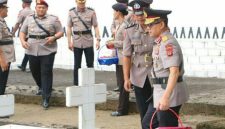 Jelang peringatan Hari Bhayangkara ke-80 Tahun 2026, Polda Sulawesi Utara menggelar ziarah rombongan dan tabur bunga di Taman Makam Pahlawan (TMP) Kairagi, Manado, Rabu (24/6/2026).