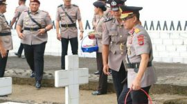 Jelang peringatan Hari Bhayangkara ke-80 Tahun 2026, Polda Sulawesi Utara menggelar ziarah rombongan dan tabur bunga di Taman Makam Pahlawan (TMP) Kairagi, Manado, Rabu (24/6/2026).