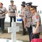 Jelang peringatan Hari Bhayangkara ke-80 Tahun 2026, Polda Sulawesi Utara menggelar ziarah rombongan dan tabur bunga di Taman Makam Pahlawan (TMP) Kairagi, Manado, Rabu (24/6/2026).
