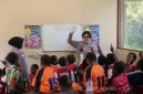Satgas Operasi Damai Cartenz-2026 terus memperkuat pendekatan humanis melalui program Honai Belajar yang digelar di Polsek Tembagapura, Kabupaten Mimika, Papua Tengah.(Foto Humas Polri)