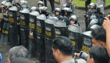 Polda Sulut menyayangkan terjadinya tindakan anarkis yang mewarnai aksi unjuk rasa mahasiswa di depan Kantor DPRD Provinsi Sulawesi Utara, Rabu (17/6/2026).