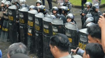Polda Sulut menyayangkan terjadinya tindakan anarkis yang mewarnai aksi unjuk rasa mahasiswa di depan Kantor DPRD Provinsi Sulawesi Utara, Rabu (17/6/2026).
