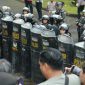 Polda Sulut menyayangkan terjadinya tindakan anarkis yang mewarnai aksi unjuk rasa mahasiswa di depan Kantor DPRD Provinsi Sulawesi Utara, Rabu (17/6/2026).