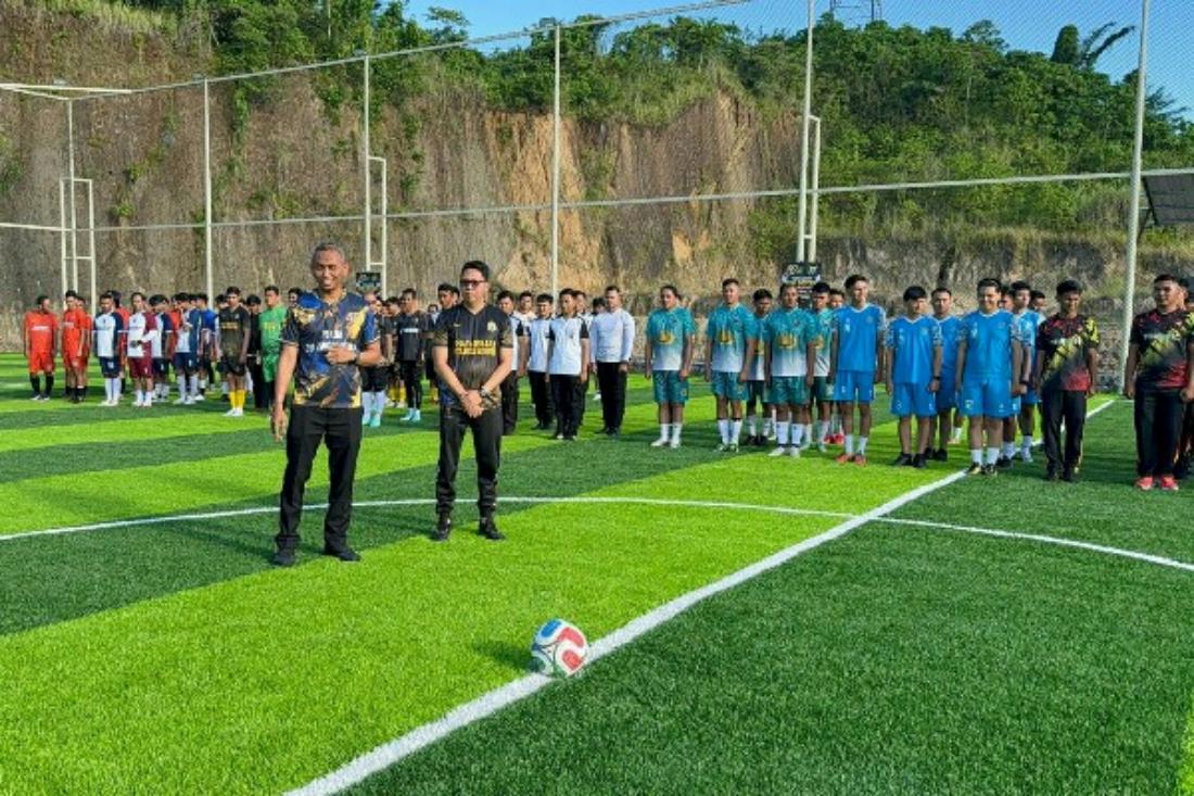 Polda Sulawesi Utara menggelar turnamen mini soccer antar Satuan Kerja (Satker) dan Satuan Wilayah (Satwil) dalam rangka memeriahkan Hari Bhayangkara ke-80 Tahun 2026.