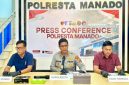 Kapolresta Manado Kombes Pol Irham Halid dalam konferensi pers yang didampingi Kasat Resnarkoba Kompol Hilman Muthalib dan Kasi Humas Iptu Agus Haryono, Selasa 2/6/2026. (Foto: Humas Polresta Manado)