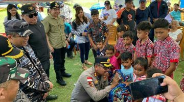 Polres Sangihe Salurkan Bantuan untuk Korban Gempa di Pulau Kawio dan Marore