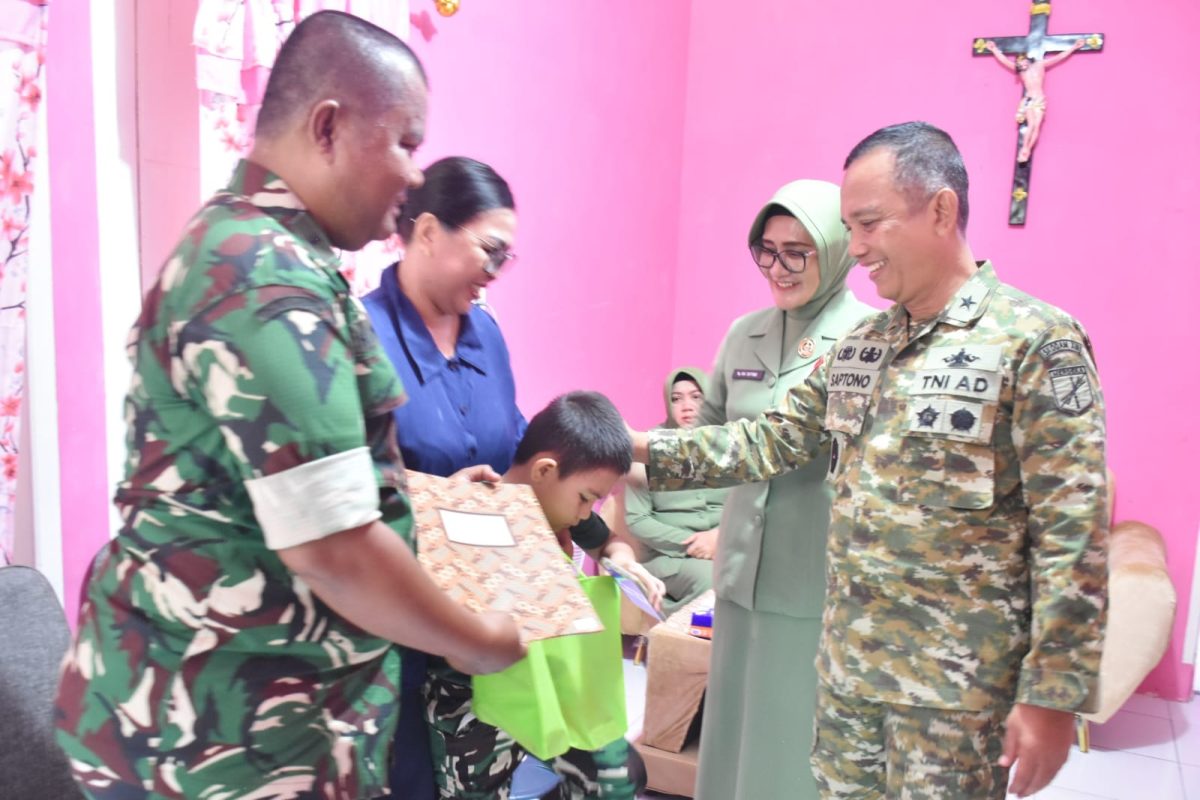 Kodam XIII/Merdeka Kunjungi Prajurit Sakit dan Ahli Waris Jelang HUT ke-68