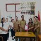 Pemerintah Kabupaten Minahasa Selatan resmi menunjuk Demron Raf Luly sebagai Penjabat Hukum Tua Desa Rumoong Bawah, Kecamatan Amurang Barat, menggantikan Sandra Silvana Rampisela, Senin (15/6/2026).