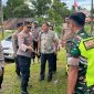 Kapolres Tomohon AKBP Nur Kholis turun langsung memantau pelaksanaan pengamanan di sejumlah Tempat Pemungutan Suara (TPS) yang berada di wilayah Kecamatan Sonder, Tombariri, dan Tombariri Timur.