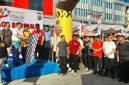 Polresta Manado menggelar olahraga bersama dalam rangka menyambut Hari Bhayangkara ke-80 di Lapangan Marina Plaza Manado, Sabtu (20/6/2026).