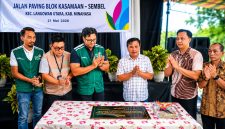 PT PLN (Persero) melalui program Tanggung Jawab Sosial dan Lingkungan (TJSL) meresmikan pembangunan jalan paving blok di ruas Kasamaan–Sembel, Desa Tempang Dua, Kecamatan Langowan Utara, Kabupaten Minahasa.