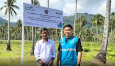 PT PLN (Persero) melalui Program Tanggung Jawab Sosial dan Lingkungan (TJSL) membangun Jalan Usaha Tani di Desa Suka Damai, Kecamatan Lemito, Kabupaten Pohuwato.