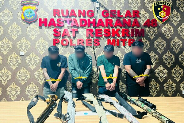 Polres Minahasa Tenggara (Mitra) mengamankan empat pria yang sempat membuat resah masyarakat setelah mengunggah foto memegang senjata angin rakitan disertai kalimat bernada ancaman di media sosial.