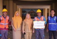 PT PLN (Persero) UP3 Kotamobagu menyalurkan 150 paket sembako kepada masyarakat miskin ekstrem di Kabupaten Bolaang Mongondow Utara (Bolmut), Kamis (4/6/2026).