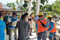 PT PLN (Persero) UP3 Gorontalo menyalurkan 535 paket bantuan kepada warga terdampak banjir di Kecamatan Biau, Kabupaten Gorontalo Utara.