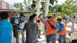 PT PLN (Persero) UP3 Gorontalo menyalurkan 535 paket bantuan kepada warga terdampak banjir di Kecamatan Biau, Kabupaten Gorontalo Utara.