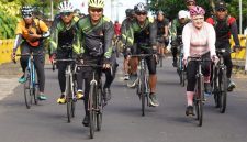 Kodam XIII/Merdeka menggelar kegiatan Fun Bike mengelilingi Danau Tondano dalam rangka memeriahkan Hari Ulang Tahun (HUT) ke-68 Kodam XIII/Merdeka, Sabtu (6/6/2026).