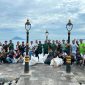PT PLN (Persero) Unit Induk Distribusi Sulawesi Utara, Sulawesi Tengah, dan Gorontalo (UID Suluttenggo) menggelar aksi bersih-bersih pantai dan lingkungan di kawasan Malalayang Beach Walk (MBW), Kota Manado, Jumat (5/6).