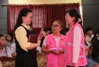 PT PLN (Persero) Unit Induk Distribusi Sulawesi Utara, Sulawesi Tengah, dan Gorontalo (UID Suluttenggo) kembali menunjukkan komitmennya dalam mendukung pembangunan berkelanjutan melalui program Tanggung Jawab Sosial dan Lingkungan (TJSL).