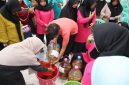 PT PLN (Persero) Unit Pelaksana Pelayanan Pelanggan (UP3) Tolitoli melalui Persatuan Istri Karyawan dan Karyawati (PIKK) menggelar edukasi pembuatan dan pemanfaatan eco-enzyme yang dirangkaikan dengan promosi layanan digital PLN kepada masyarakat di Kelurahan Nalu, Kabupaten Tolitoli.