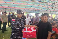 Komando utama Angkatan Laut (Kodaeral) VIII kembali menunjukkan kepeduliannya terhadap masyarakat terdampak bencana.