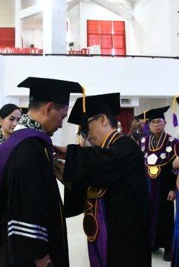 Unsrat Anugerahkan Doktor Honoris Causa kepada Wakil Gubernur Lemhannas RI Laksdya TNI Erwin Aldedharma