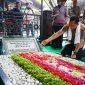 Kapolri Jenderal Listyo Sigit Prabowo melakukan ziarah ke makam Presiden ke-4 Republik Indonesia, KH Abdurrahman Wahid (Gus Dur), di Kompleks Pondok Pesantren Tebuireng, Kabupaten Jombang, Jawa Timur, Sabtu (20/6/2026).
