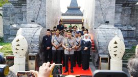 Kapolri Jenderal Listyo Sigit Prabowo melanjutkan rangkaian ziarah ke makam para Presiden Republik Indonesia menjelang peringatan Hari Bhayangkara ke-80.