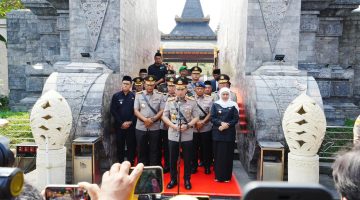 Kapolri Jenderal Listyo Sigit Prabowo melanjutkan rangkaian ziarah ke makam para Presiden Republik Indonesia menjelang peringatan Hari Bhayangkara ke-80.