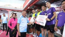 Turnamen Badminton Internal Polri Kapolda Cup Tahun 2026 resmi berakhir dan ditutup di GOR Naushad Badminton Hall, Kota Manado, Jumat (19/6/2026). A