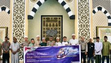 Polres Kepulauan Sangihe terus memperkuat kedekatan dengan masyarakat melalui program Jumat Curhat yang dirangkaikan dengan silaturahmi bersama jamaah Masjid Hajjah H. Munirah, Kelurahan Santiago, Kecamatan Tahuna, Jumat (26/6/2026).