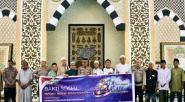 Polres Kepulauan Sangihe terus memperkuat kedekatan dengan masyarakat melalui program Jumat Curhat yang dirangkaikan dengan silaturahmi bersama jamaah Masjid Hajjah H. Munirah, Kelurahan Santiago, Kecamatan Tahuna, Jumat (26/6/2026).