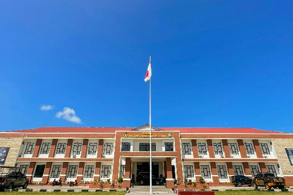Gedung Polres Bolmut
