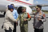 Pangdam XIII/Merdeka Mayjen TNI Mirza Agus menyambut kedatangan Presiden Republik Indonesia, Prabowo Subianto, di Bandar Udara Djalaluddin, Gorontalo, Rabu (24/6/2026).