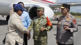 Pangdam XIII/Merdeka Mayjen TNI Mirza Agus menyambut kedatangan Presiden Republik Indonesia, Prabowo Subianto, di Bandar Udara Djalaluddin, Gorontalo, Rabu (24/6/2026).