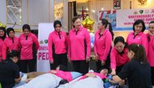 Polda Sulawesi Utara bersama Bhayangkari Sulut menggelar aksi donor darah dalam rangka menyambut Hari Bhayangkara ke-80 dan Hari Kesatuan Gerak Bhayangkari (HKGB) ke-74 Tahun 2026.