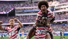 Timnas Amerika Serikat mengawali kiprahnya di Piala Dunia 2026 dengan hasil impresif setelah menundukkan Paraguay 4-1 pada laga perdana Grup D, Sabtu (13/6/2026).