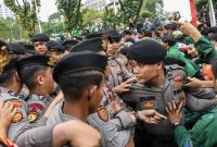 Pengamat politik Boni Hargens menilai pendekatan humanis yang diterapkan Polri dalam mengawal berbagai aksi unjuk rasa sepanjang Juni 2026.