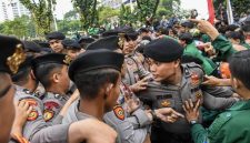 Pengamat politik Boni Hargens menilai pendekatan humanis yang diterapkan Polri dalam mengawal berbagai aksi unjuk rasa sepanjang Juni 2026.
