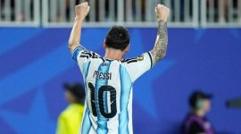 Lionel Messi kembali menorehkan sejarah dalam karier gemilangnya setelah mencetak hat-trick saat membawa Argentina mengalahkan Aljazair dengan skor 3-0 pada laga pembuka Piala Dunia 2026, Rabu (17/6/2026).