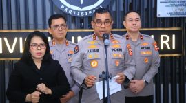 Bareskrim Polri melalui Tim Delegasi Polri berhasil mengamankan Frans Antoni.(Ket Foto: Kadiv Humas Polri Irjen Pol. Johnny Eddizon Isir saat memberikan keterangan)