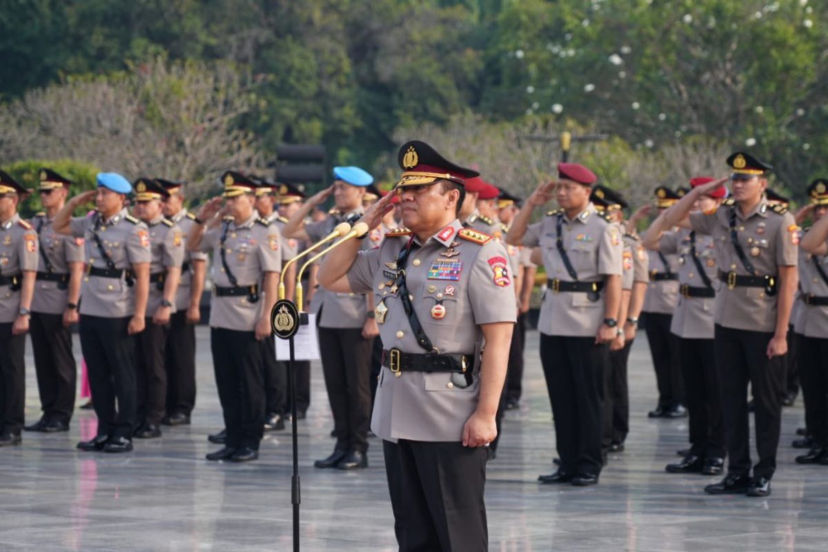 Ziarah dan tabur bunga Polri secara serentak di berbagai daerah sebagai bentuk penghormatan kepada para pahlawan bangsa dan tokoh yang berjasa bagi institusi kepolisian, Rabu (24/6/2026).