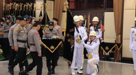 Kapolri Jenderal Listyo Sigit memimpin Upacara Penyucian Panji Rastra Sewakottama di Mabes Polri, Jakarta, Kamis (25/6/2026).
