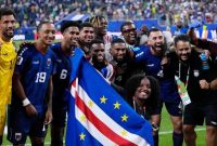 Timnas Cape Verde mencetak sejarah dengan memastikan langkah ke babak 32 besar Piala Dunia 2026 usai bermain imbang tanpa gol melawan Arab Saudi pada laga terakhir fase grup, Sabtu (27/6/2026).