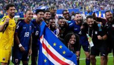 Timnas Cape Verde mencetak sejarah dengan memastikan langkah ke babak 32 besar Piala Dunia 2026 usai bermain imbang tanpa gol melawan Arab Saudi pada laga terakhir fase grup, Sabtu (27/6/2026).